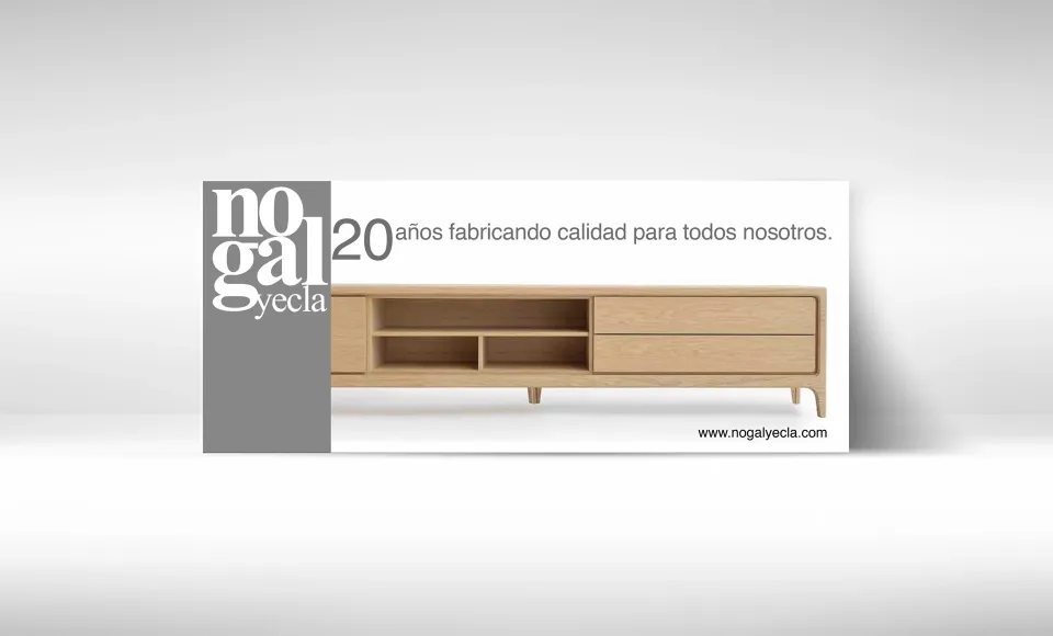 Anuncio de Nogal Yecla con un mueble bajo de televisión en madera clara