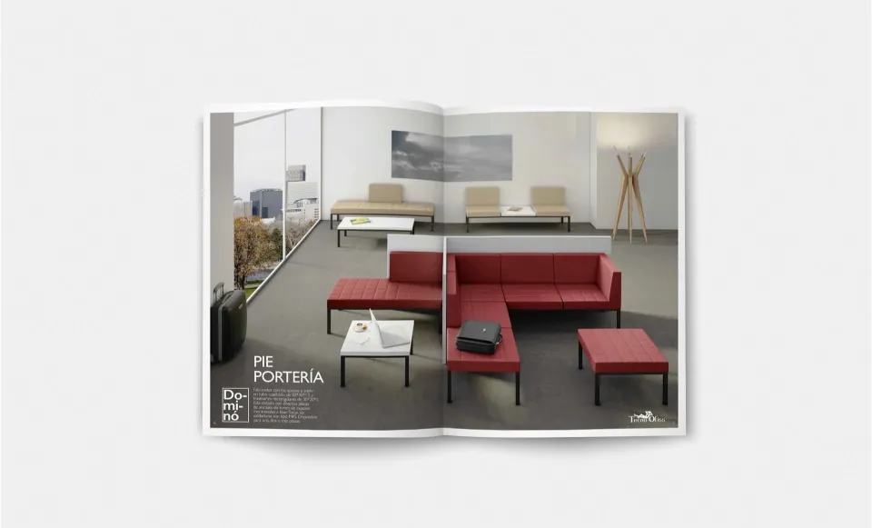 Double-page spread of the Dominó catalogue showing red modular seating under the heading 'Pie portería'