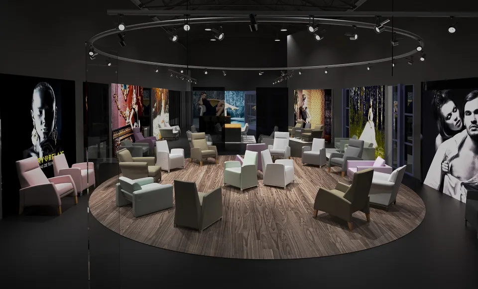 Valery Relax · Stand and showroom — image 4